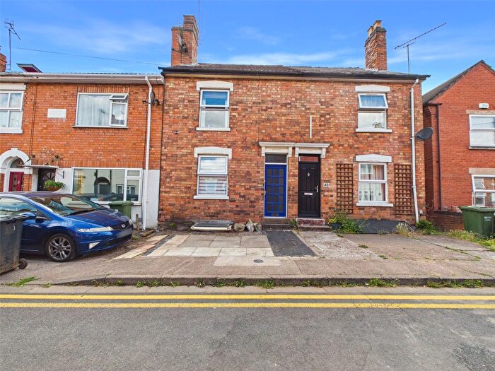2 Bedroom Terraced House For Sale In Mayfield Road, Worcester, Worcestershire, WR3