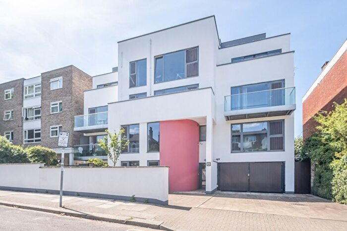 2 Bedroom Flat To Rent In Mercier Road, Putney, London, SW15