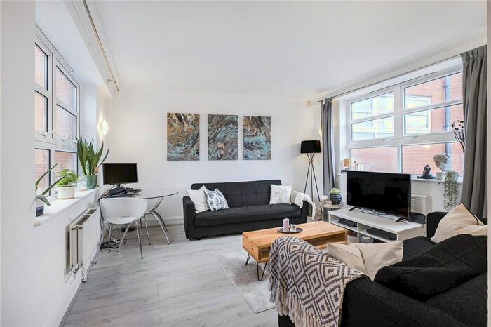 2 Bedroom Flat To Rent In Market Yard Mews, London, SE1