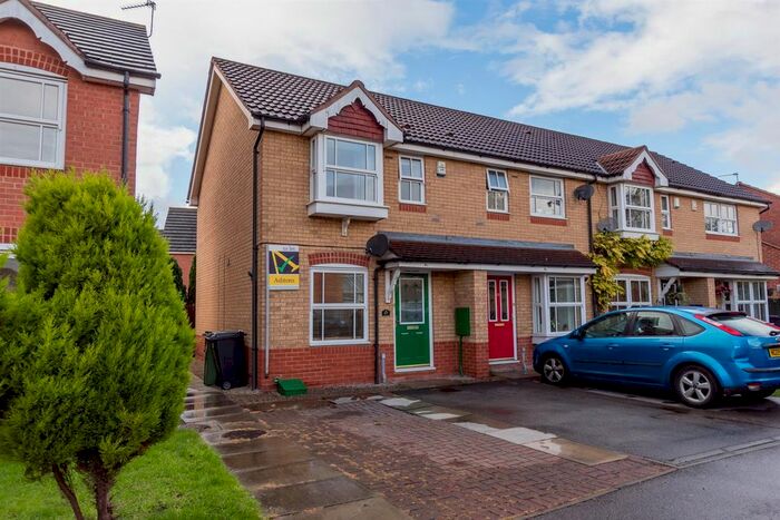 2 Bedroom Town House To Rent In Roseberry Grove, York YO30