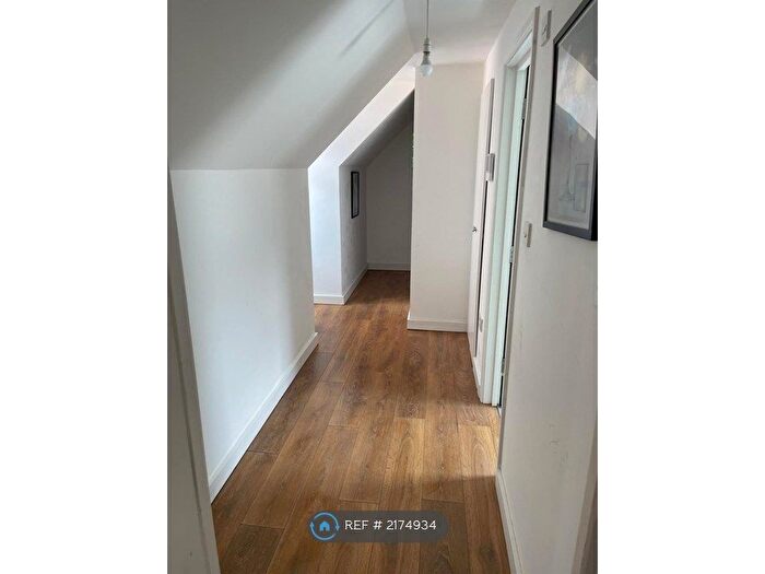 1 Bedroom Flat To Rent In The High Street, Wealdstone, Harrow, HA3