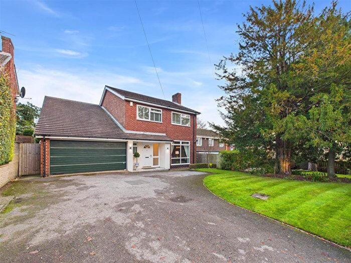 4 Bedroom Detached House For Sale In Aston Hall Drive, North Ferriby, HU14