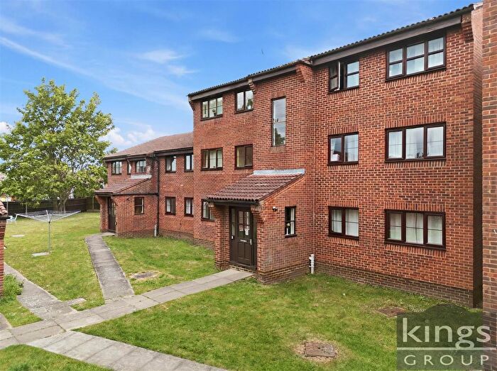 2 Bedroom Flat For Sale In Clematis Tye, Chelmsford, CM1