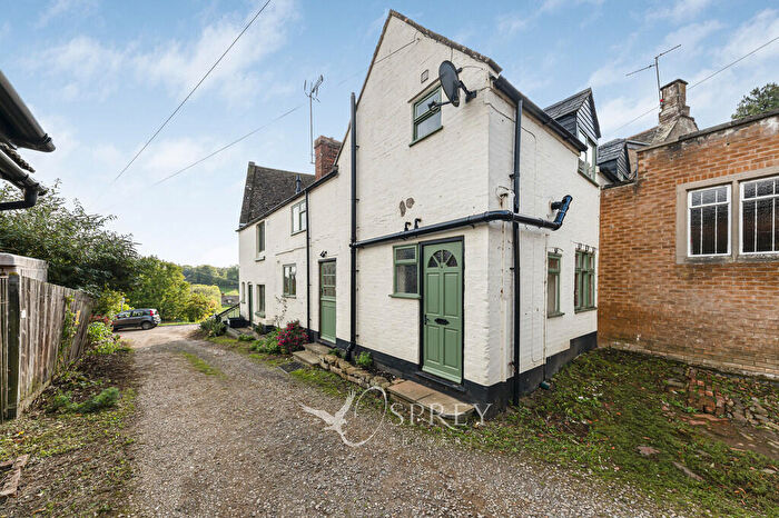 3 Bedroom Semi-Detached House To Rent In South View, Uppingham, LE15