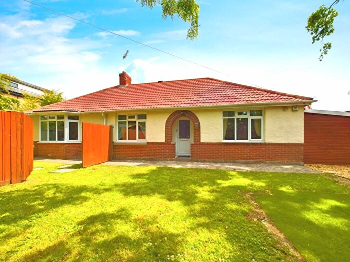 4 Bedroom Bungalow To Rent In Brookside Drive, Sarisbury Green, Southampton, Hampshire, SO31