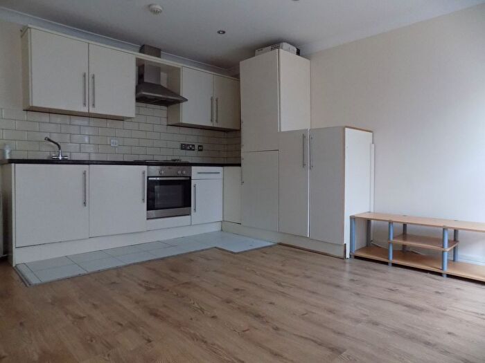 1 Bedroom Flat To Rent In Park Street West, Luton, Bedfordshire, LU1