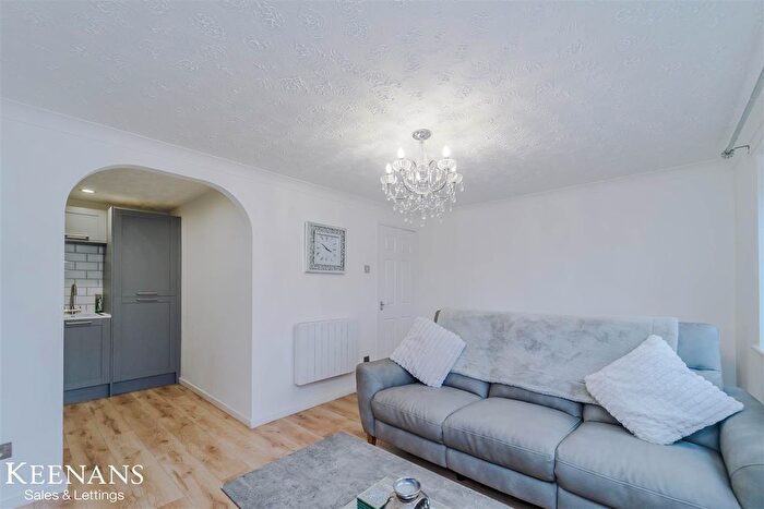 2 Bedroom Flat To Rent In Village Court, Whitworth, Rochdale, OL12