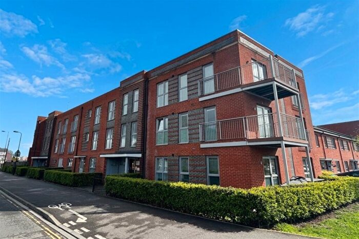 3 Bedroom Flat For Sale In Southampton, SO14