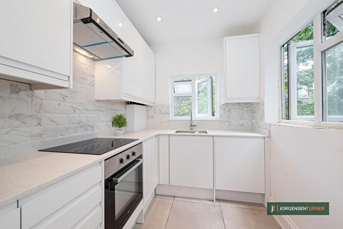 4 Bedroom Flat To Rent In Priory Park Road, Queens Park, London, NW6