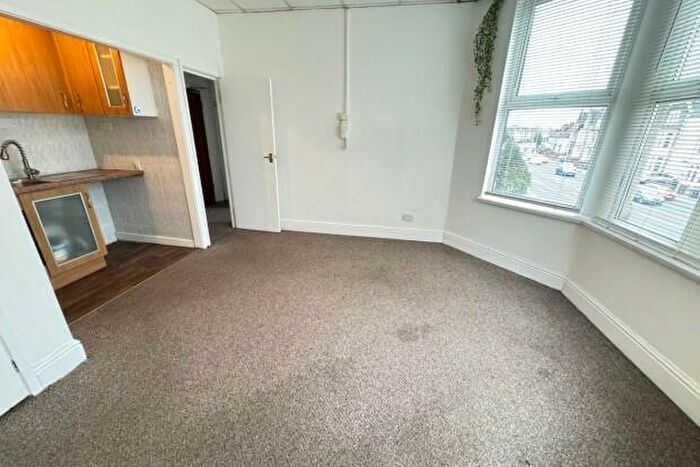 1 Bedroom Flat To Rent In Newport Road Cardiff, CF24