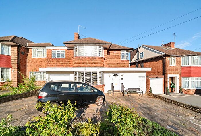 4 Bedroom Detached House For Sale In Harrowes Meade, Edgware, HA8