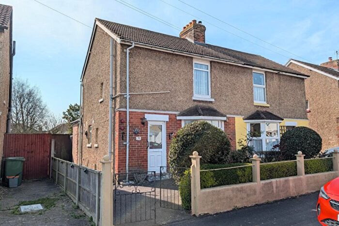 3 Bedroom Semi Detached House For Sale In Elms Road, Fareham, PO16