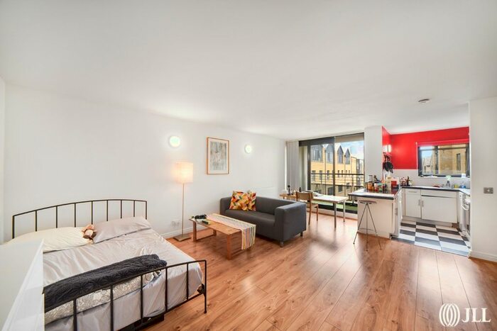 Studio To Rent In Burrells Wharf Square, London, E14