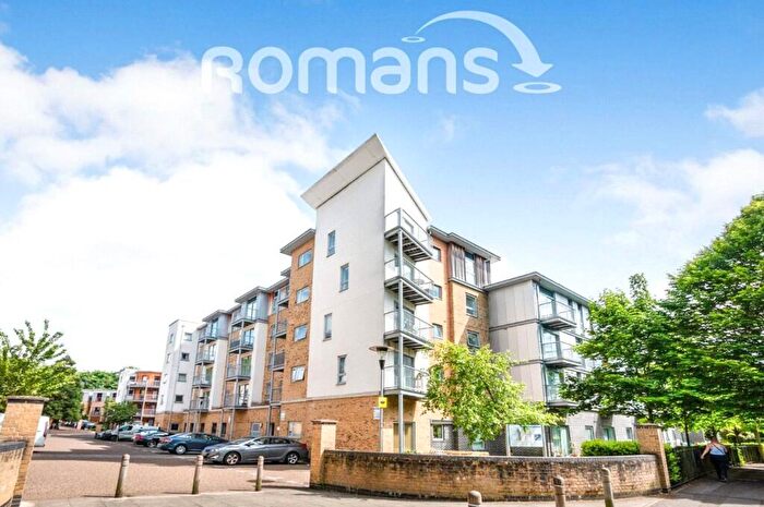 2 Bedroom Apartment For Sale In Coombe Way, Farnborough, Hampshire, GU14