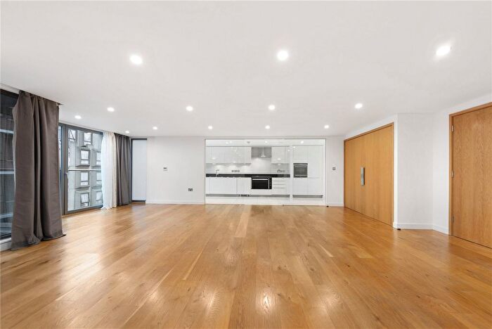 3 Bedroom Flat To Rent In Queensborough Terrace, London, W2