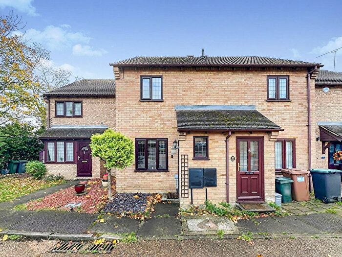 2 Bedroom Terraced House For Sale In Creasy Close, Abbots Langley, WD5