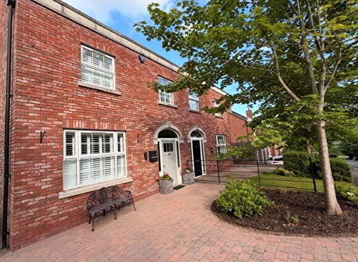 4 Bedroom Semi-Detached House For Sale In Glebe Gardens, Moira, BT67