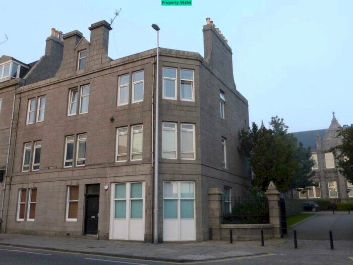 2 Bedroom Flat To Rent In King Street, Aberdeen, AB24