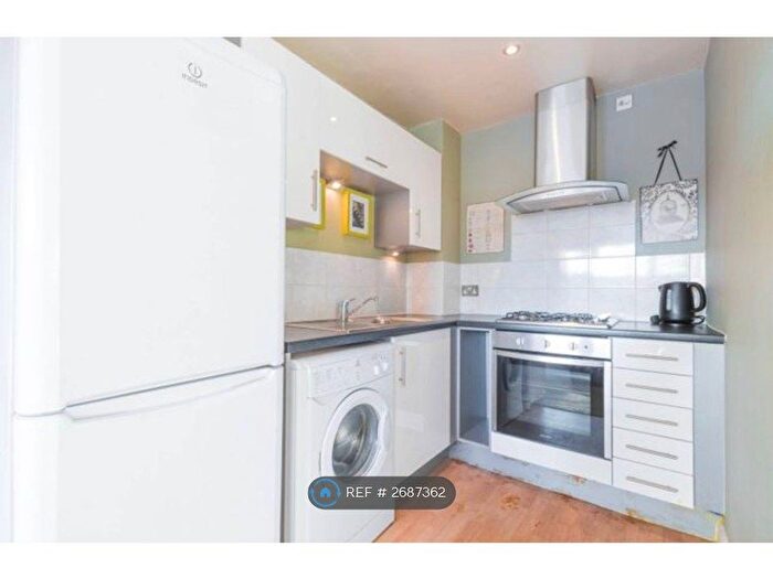 1 Bedroom Flat To Rent In Sark House, London, SE13