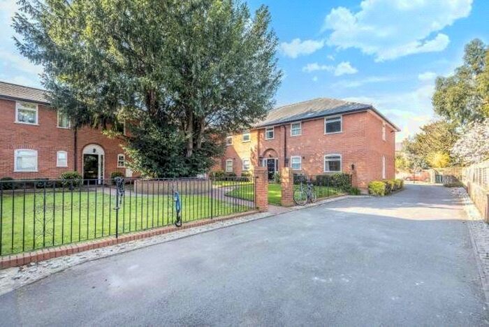 1 Bedroom Flat To Rent In Chancery Mews, Russell Street, Reading, Berkshire, RG1