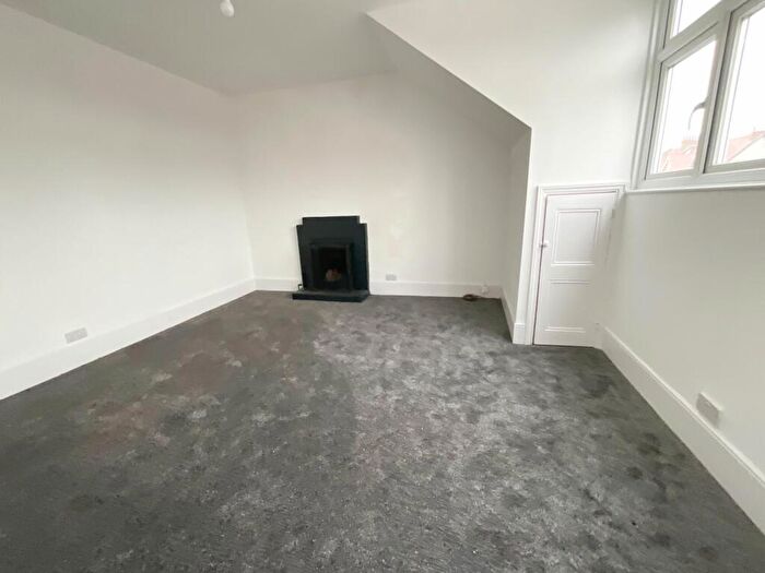 2 Bedroom Apartment To Rent In Cobham Road, Westcliff-on-Sea, SS0