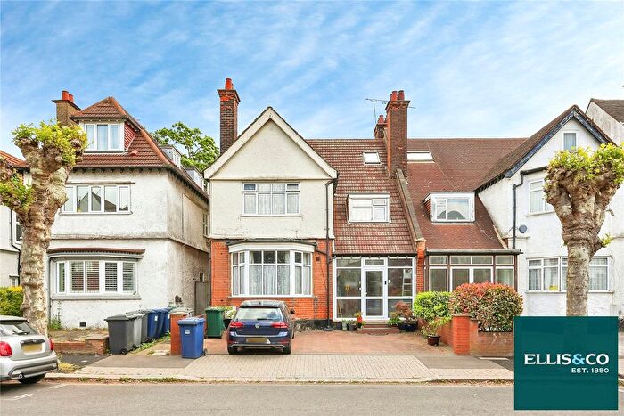 7 Bedroom Semi-Detached House For Sale In Templars Avenue, Golders Green, NW11