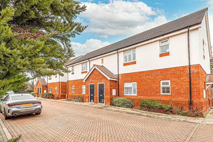 2 Bedroom Apartment For Sale In Millstone Way, Harpenden, Hertfordshire, AL5