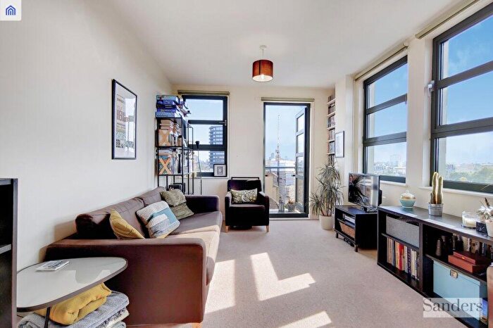 1 Bedroom Flat To Rent In Southgate Road, Islington, London, N1