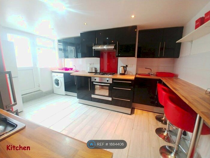 7 Bedroom Terraced House To Rent In Manor Drive, Leeds, LS6