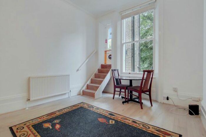 2 Bedroom Flat To Rent In Cambridge Gardens, Ladbroke Grove, W10