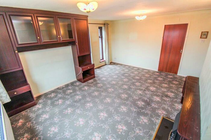 2 Bedroom Detached Bungalow For Sale In Pasture Close, Heywood, OL10