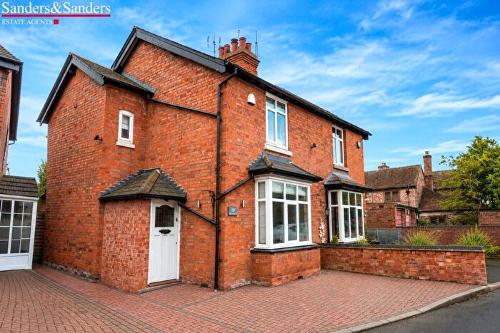 3 Bedroom Semi Detached House For Sale In Moorfield Road, Alcester, B49