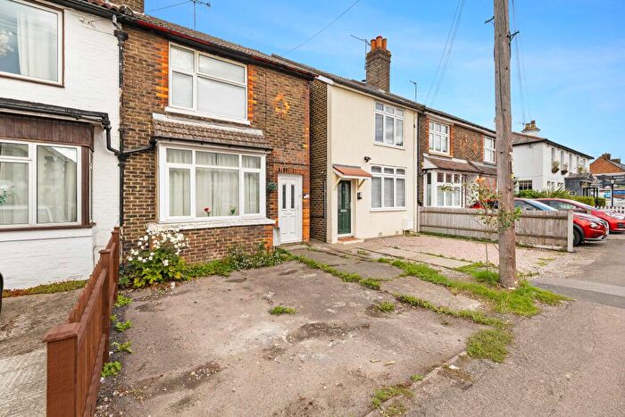3 Bedroom End Of Terrace House For Sale In Ref: Sb - Balcombe Road, Horley, RH6