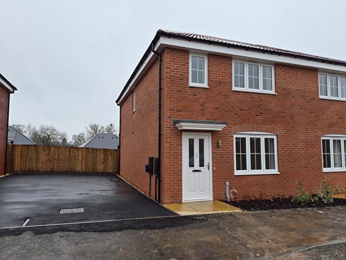 3 Bedroom Semi-Detached House For Sale In Cornmill Drive, Somercotes, Alfreton, DE55