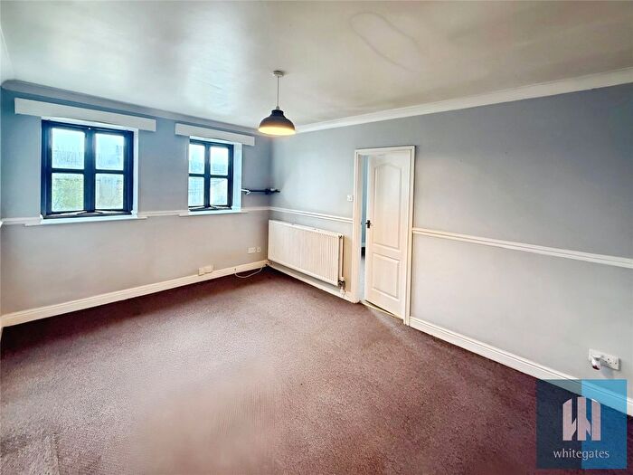1 Bedroom Flat To Rent In Tunnel Street, Netherton, Huddersfield, West Yorkshire, HD4