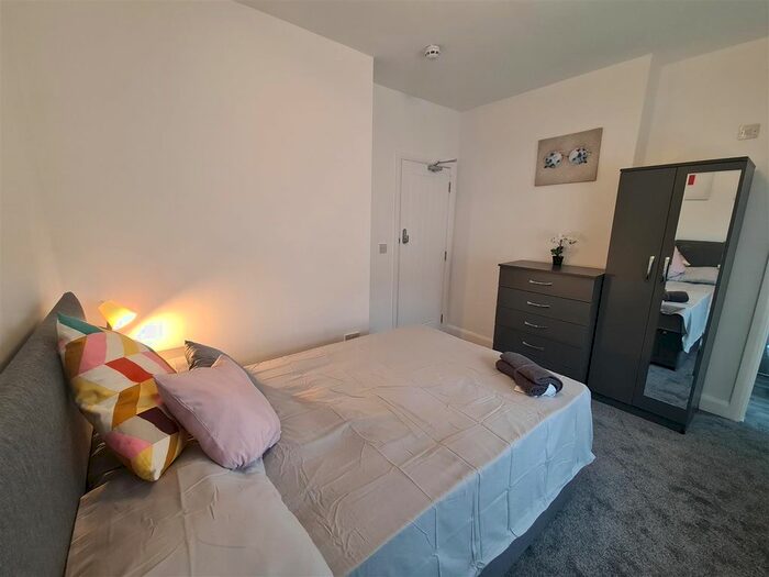 1 Bedroom Property To Rent In Worcester Road, Bromsgrove, B61
