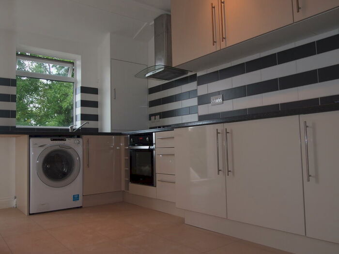 2 Bedroom Apartment To Rent In Leslie Road, East Finchley, N2