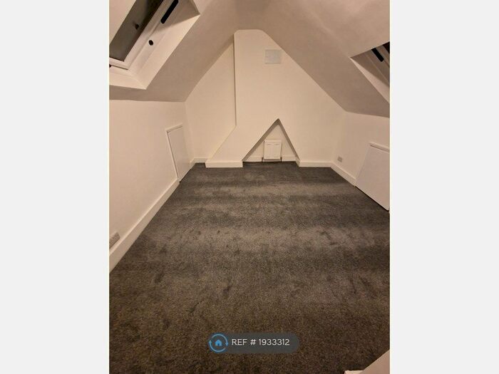 3 Bedroom Flat To Rent In Church Road, London, E10