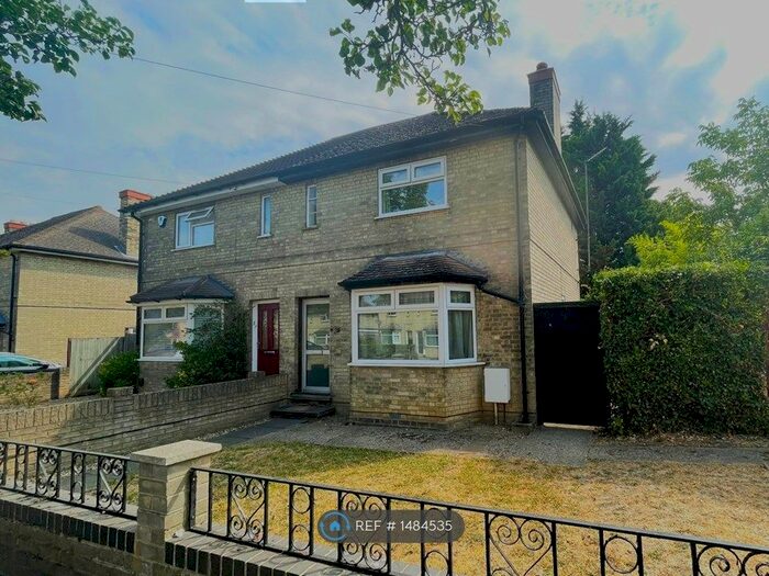 4 Bedroom Semi-Detached House To Rent In Thoday Street, Cambridge, CB1