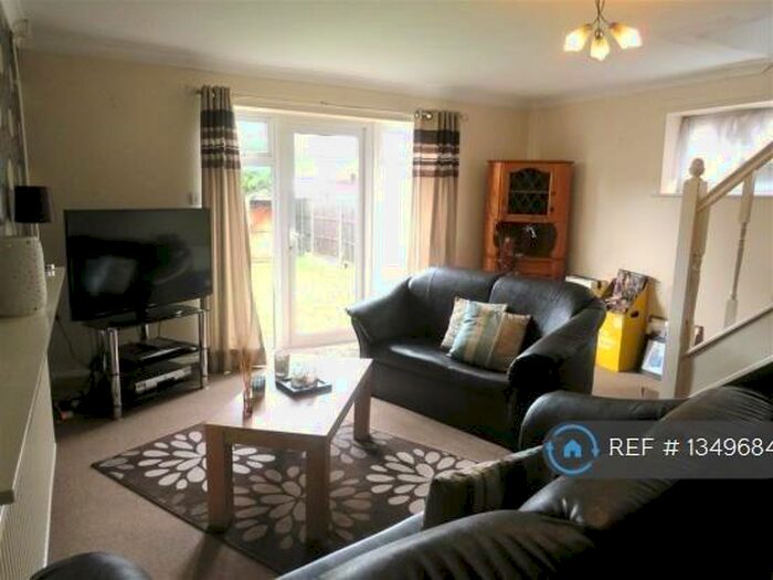 3 Bedroom Semi-Detached House To Rent In Byron Street, Loughborough, LE11