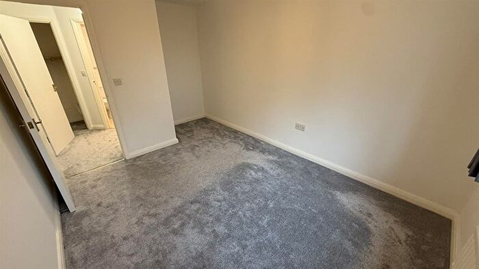 1 Bedroom Flat To Rent In Meadowbrook Way, Cheadle Hulme, Cheadle, SK8