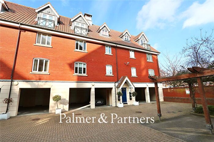1 Bedroom Apartment For Sale In Neptune Square, Ipswich, Suffolk, IP4