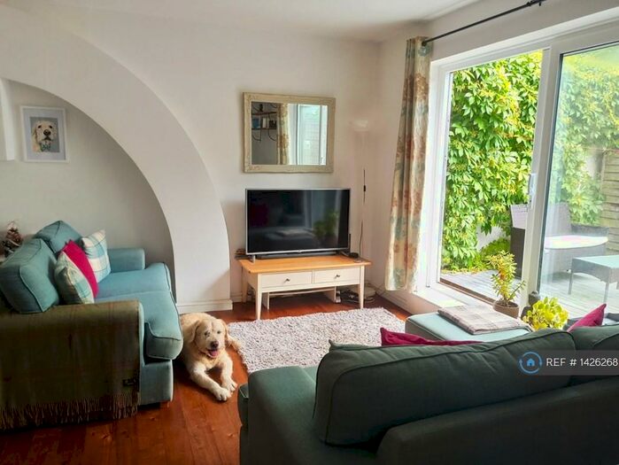 2 Bedroom Flat To Rent In Mcmillan St, London, SE8