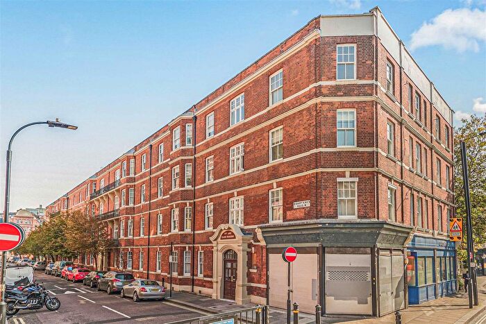 3 Bedroom Flat For Sale In Bishop Kings Road, London, W14