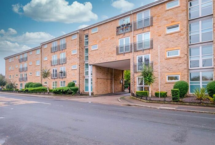 2 Bedroom Apartment To Rent In Halifax Road, Huddersfield, HD3