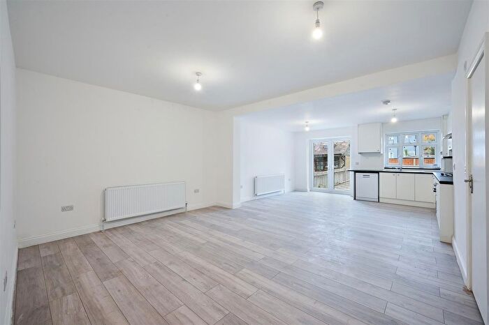 4 Bedroom Property To Rent In Belmont Avenue, New Malden, KT3