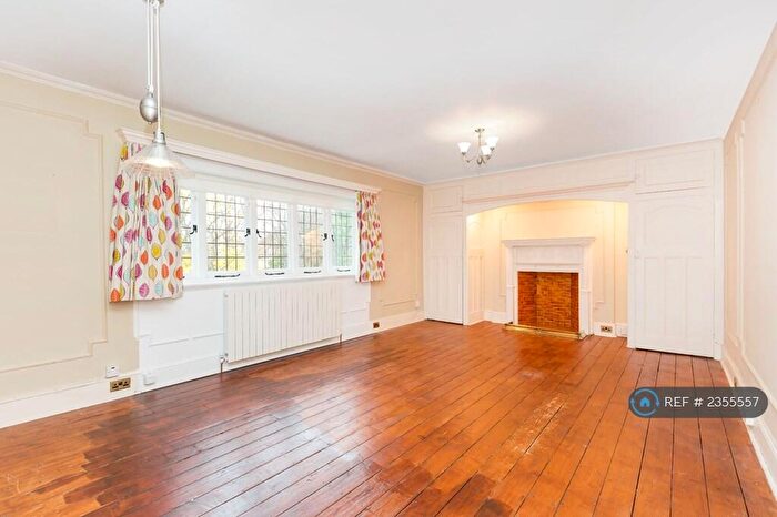 3 Bedroom Flat To Rent In Exeter Road, London, NW2