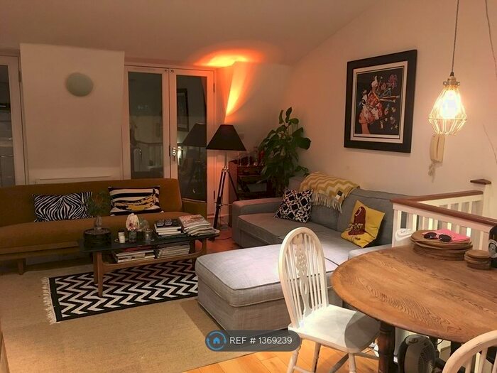 2 Bedroom Maisonette To Rent In Narford Road, London, E5