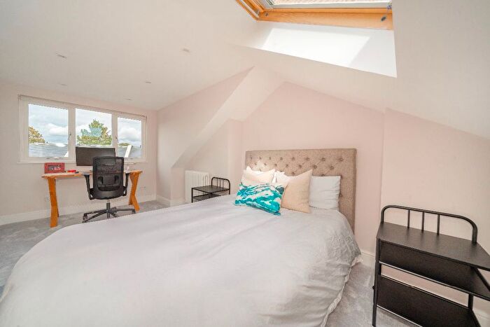 3 Bedroom Terraced House For Sale In Eleanor Grove, Barnes, SW13