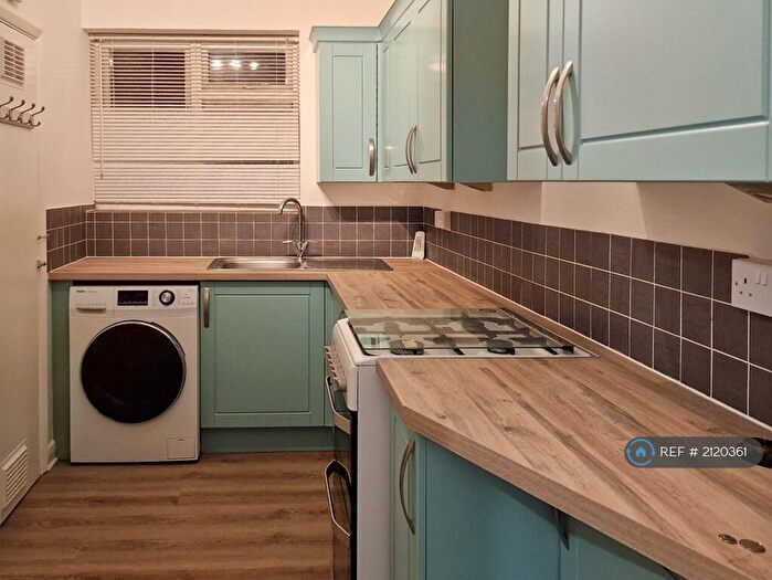 2 Bedroom Flat To Rent In Belmont Road, Erith, DA8